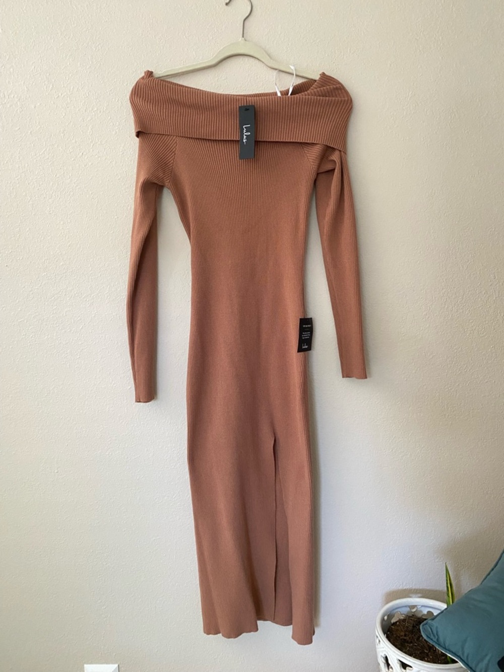 NWT Lulus off shoulder long sleeve brown sweater dress